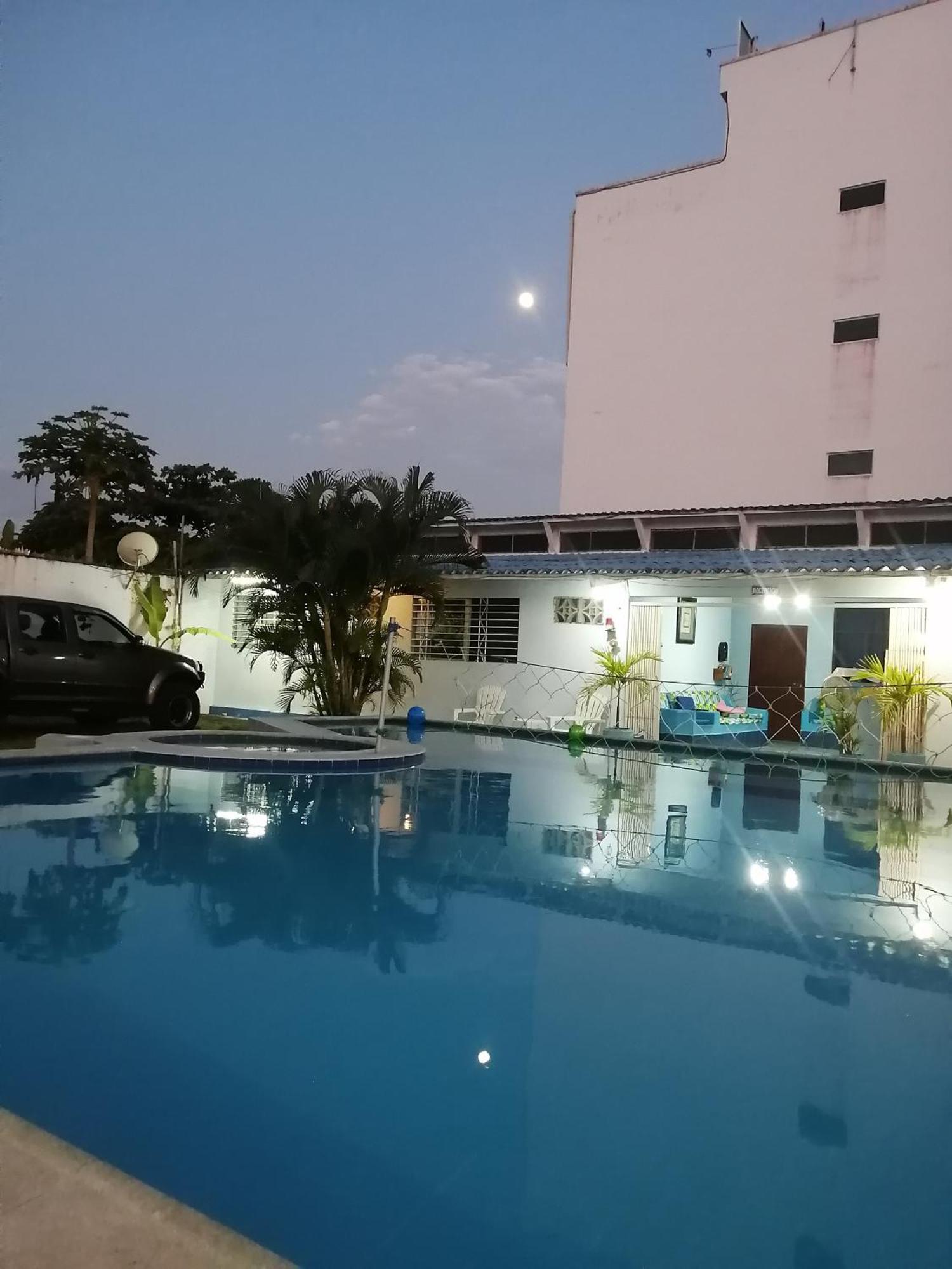Hostal Aruba Atacames Extérieur photo